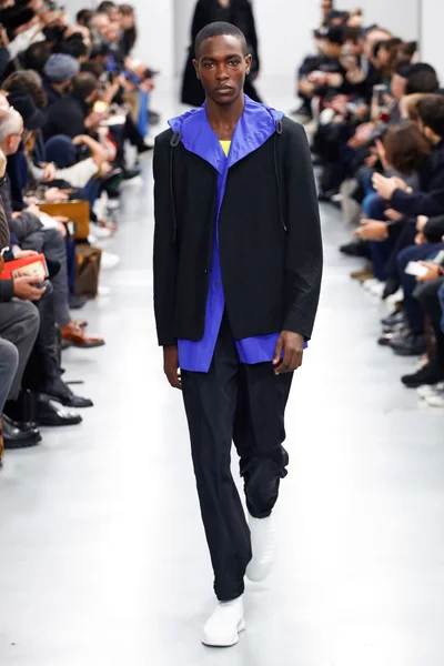 Look 10